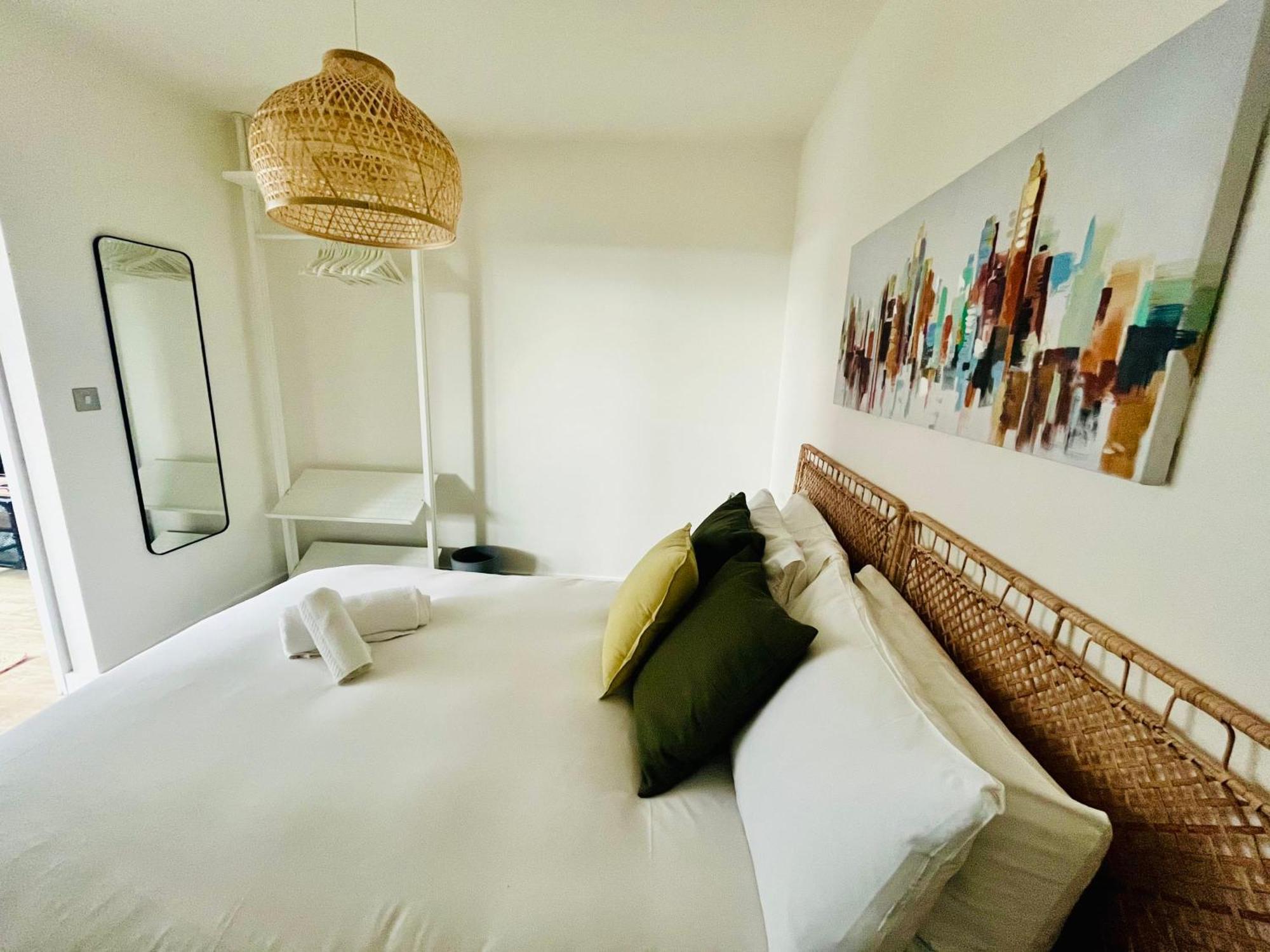 Апартаменты Fully Furnished One Bed In Old Trafford Манчестер